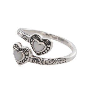 ANNIKA WITT Silver Made In Bali Sterling Silver Mother Pearl Hearts Bypass Ring